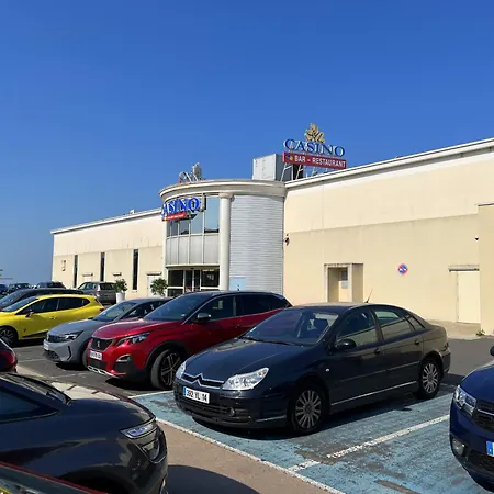 Beau Avec Vue Sur Et Parking Gratuit Luc-sur-Mer