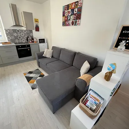 Beau Avec Vue Sur Et Parking Gratuit *