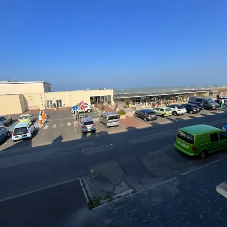 Beau Avec Vue Sur Et Parking Gratuit Lejlighed Luc-sur-Mer