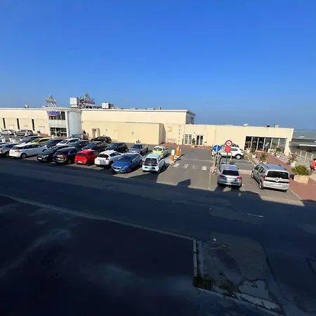 Beau Avec Vue Sur Et Parking Gratuit Lejlighed Luc-sur-Mer